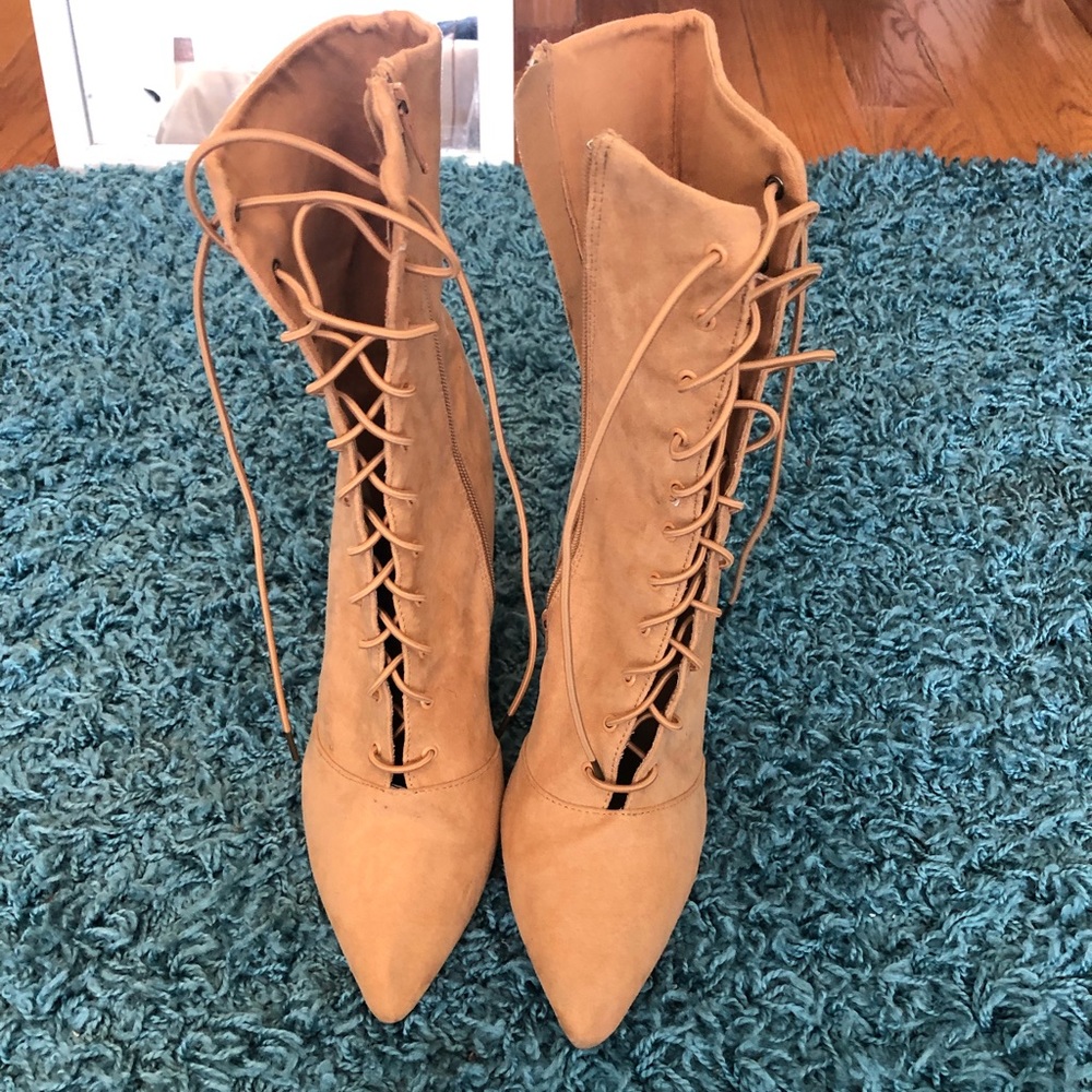 Super cute heel boots